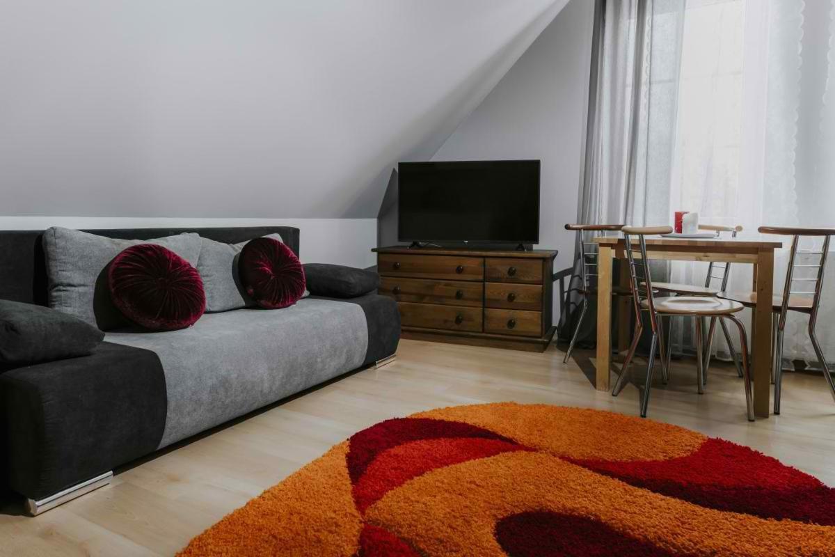Willa Pod Gondola Apartment Swieradow-Zdroj Bilik gambar